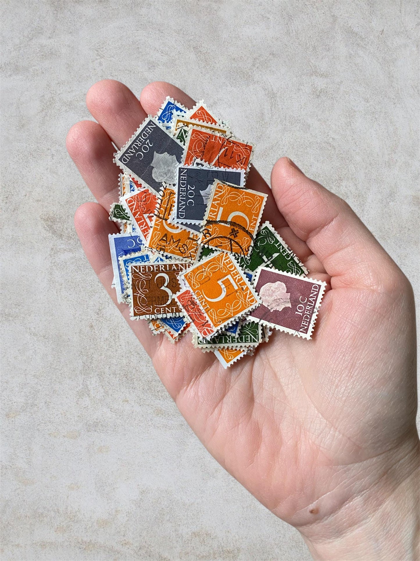 Post stamps from the Netherlands, mix of stamps