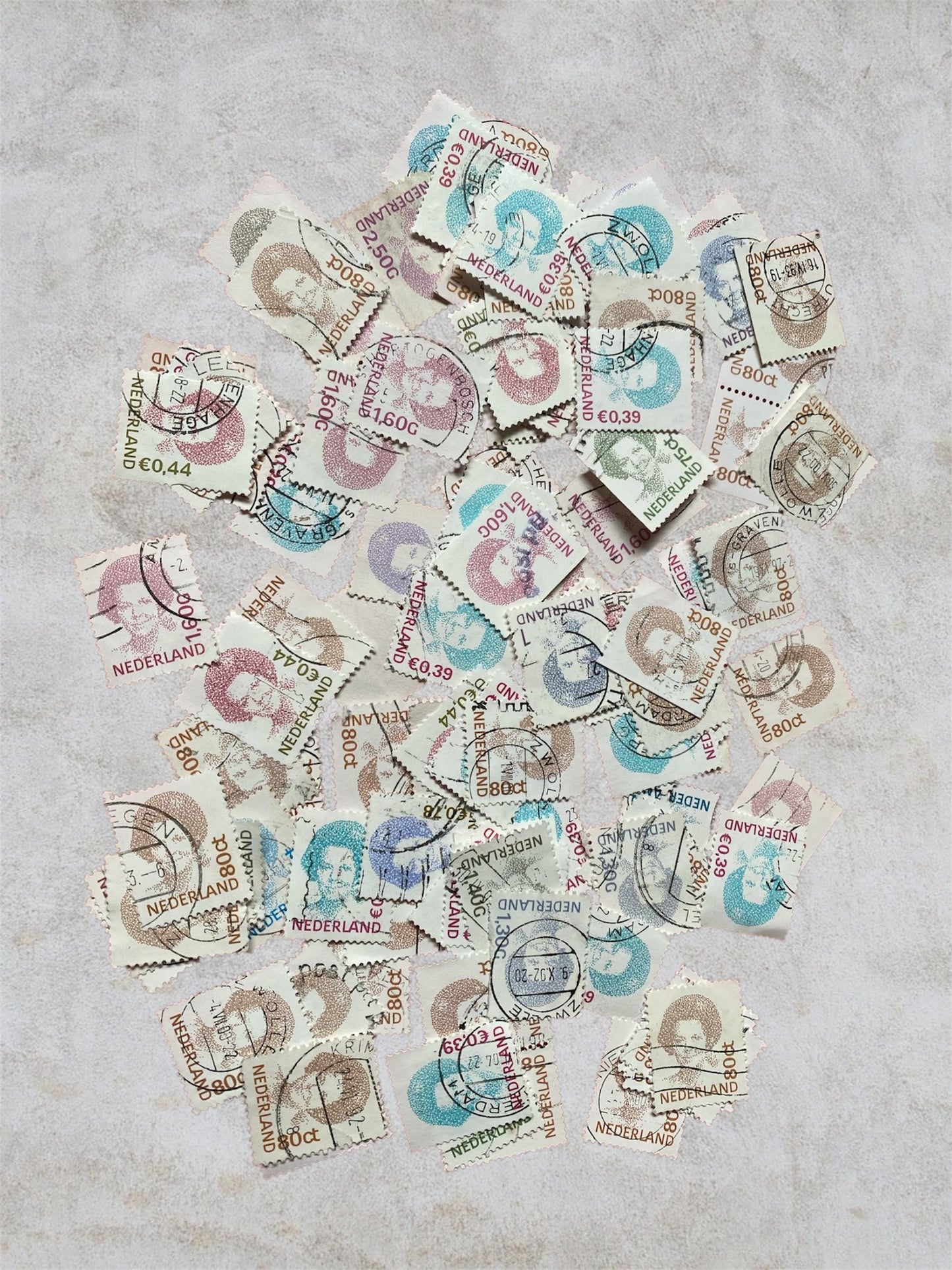 Post stamps from the Netherlands, mix of stamps, queen Beatrix