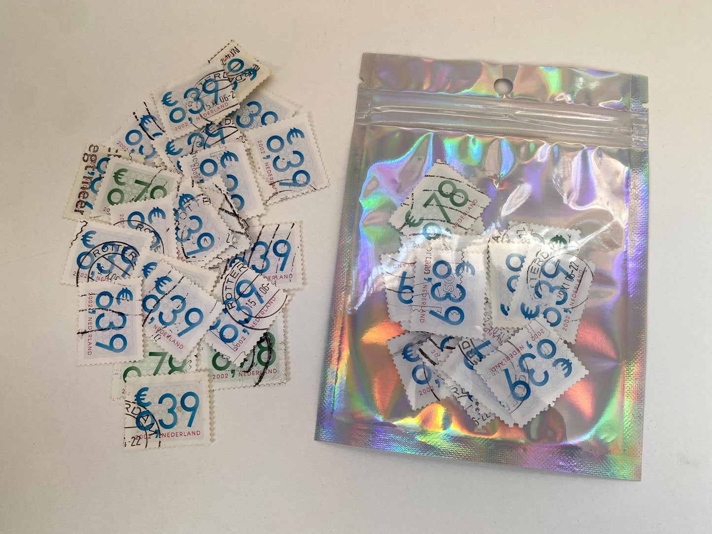 Post stamps from the Netherlands, year 2002, 0,39 cents and 0,78 cents
