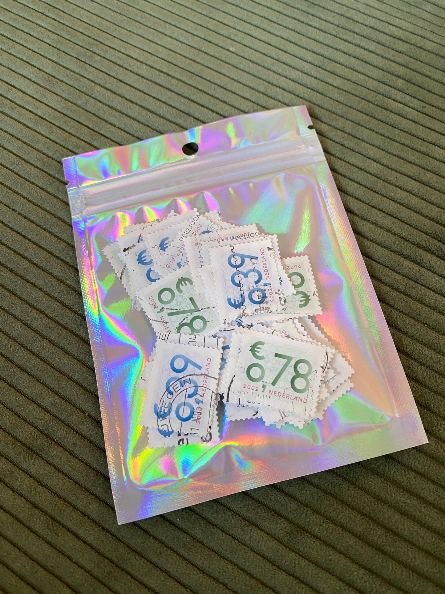 Post stamps from the Netherlands, year 2002, 0,39 cents and 0,78 cents