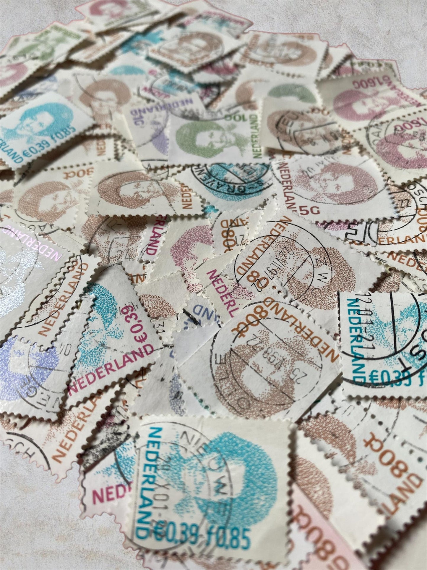 Post stamps from the Netherlands, mix of stamps, queen Beatrix
